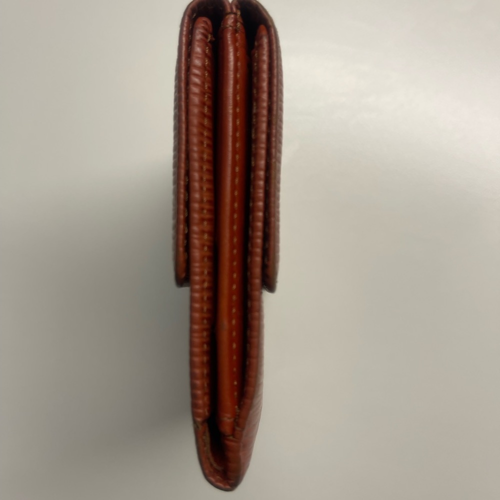 Louis Vuitton Textured Tan Wallet - Picture 4 of 8